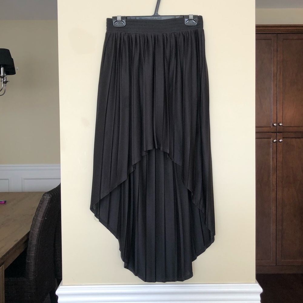 Black High Low Pleated Skirt